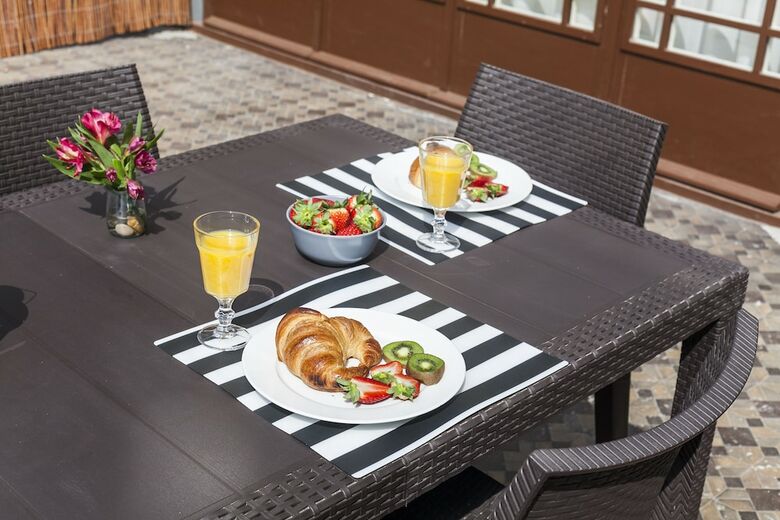 Apartamentos Uma Suites Pau Claris Barcelona