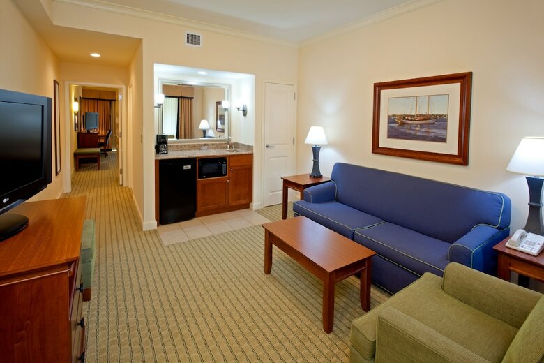 Hotel Holiday Inn Lake George Turf