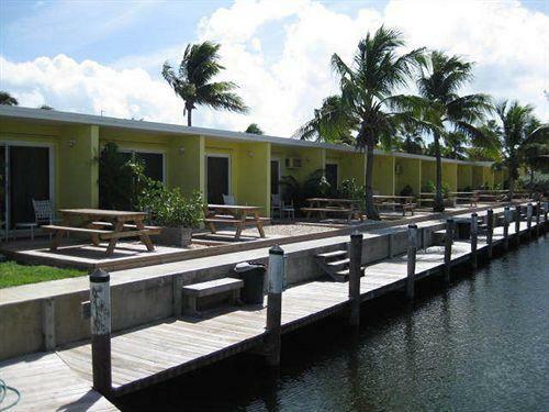 Hotel Coconut Cay Resort & Marina