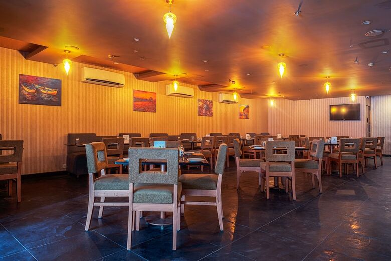 Hotel Treebo Trend Grand Plaza Nampally