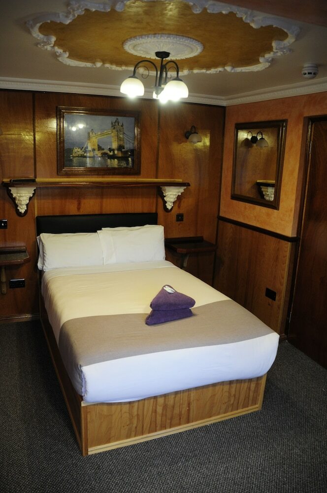 Cricklewood Lodge Hotel