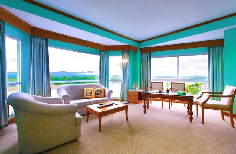 The Viangtak Riverside Hotel