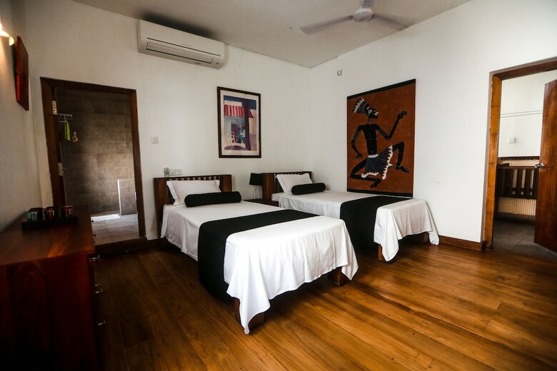 Hotel Footprints Villa