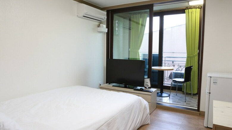 Hostal Grand Field Residence Hostel