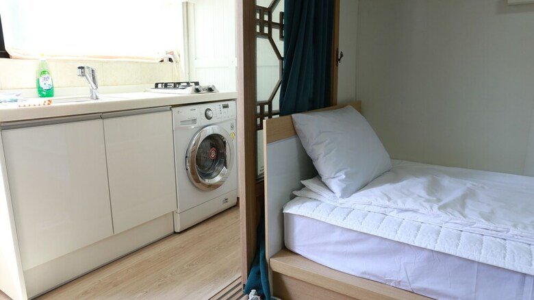 Hostal Grand Field Residence Hostel