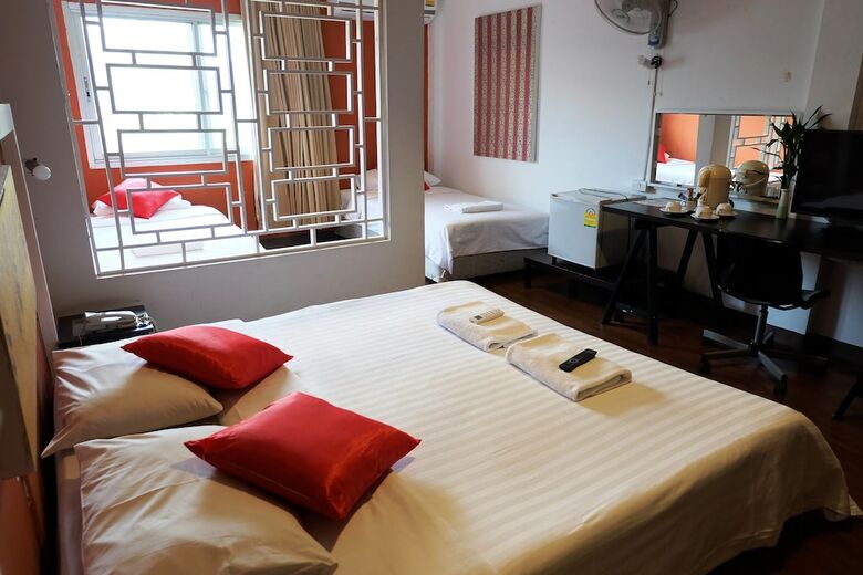 Hostal Take A Nap Hotel
