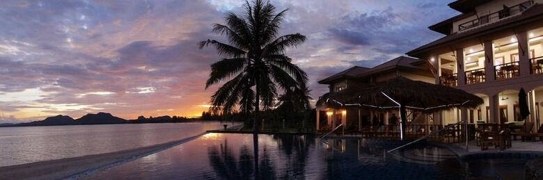 Hotel Sara Beachfront Boutique Resort
