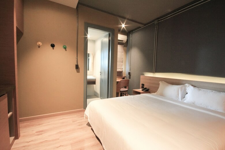 Tha City Loft Hotel