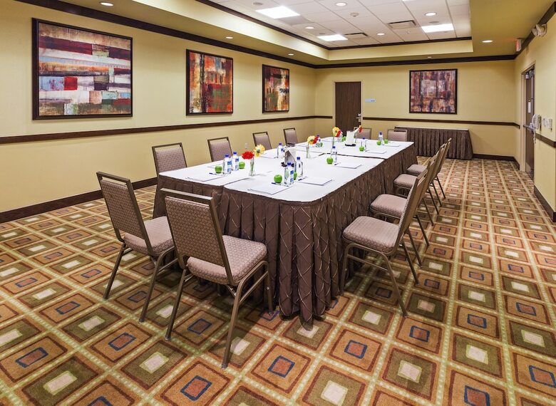 Holiday Inn Express Hotel & Suites Fort Worth Downtown