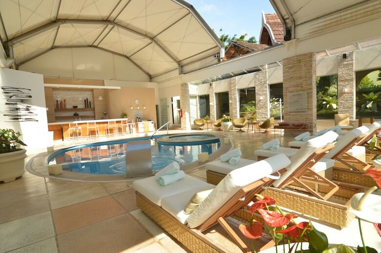 Hotel Village Le Canton