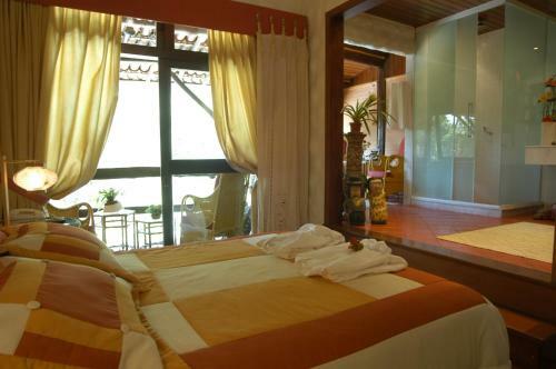 Hostal Brom�lia Sabi� & Cia