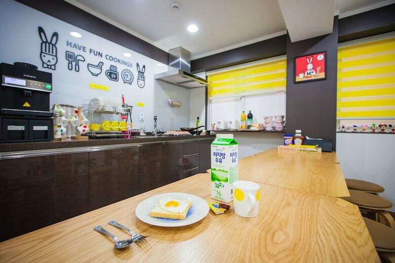 Hotel 24 Guesthouse Haeundae Premier