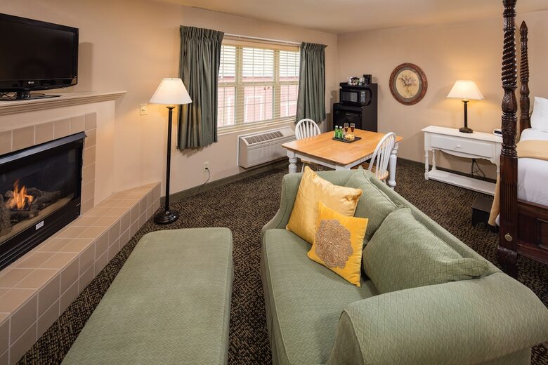 Ramada By Wyndham Galena Hotel And Day Spa