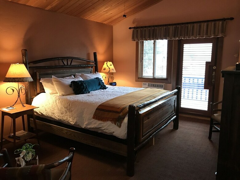 Good Medicine Lodge Bed & Breakfast