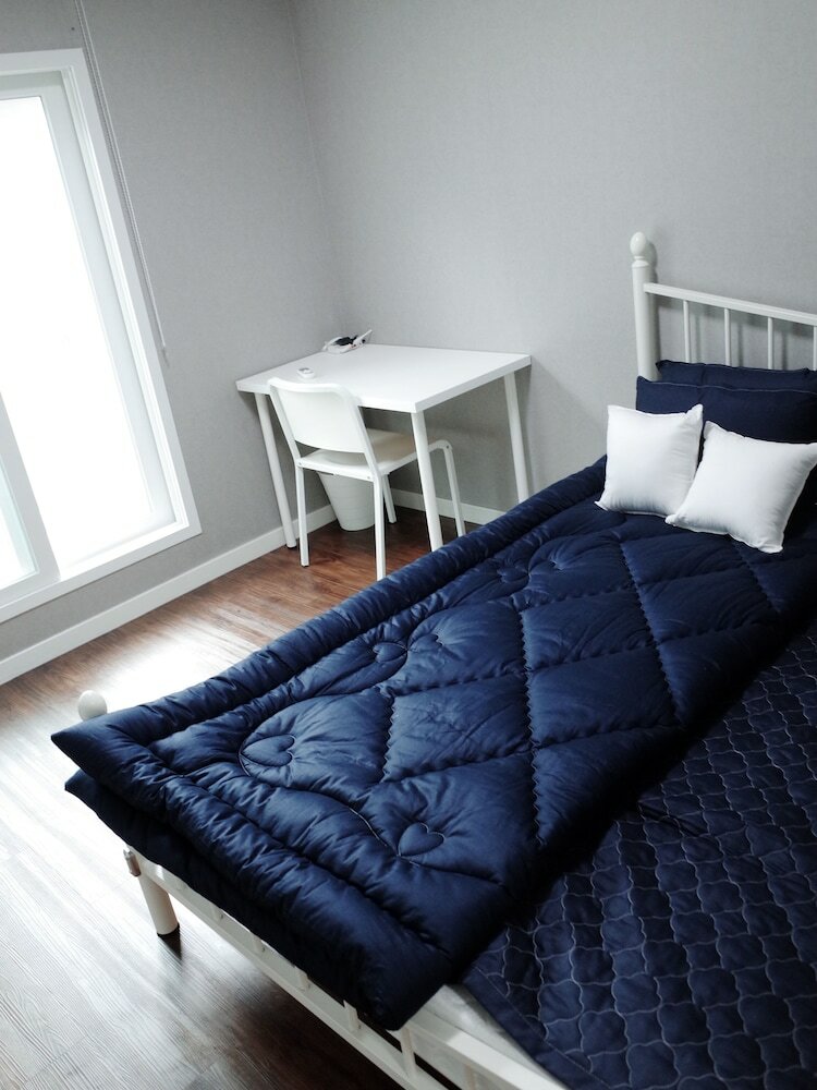 Hostal Muju In Guesthouse - Hostel