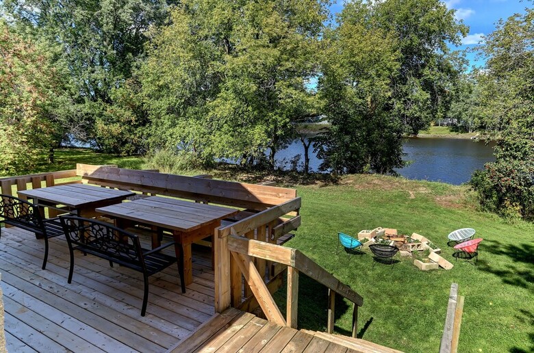 Scott Chalet Spa Sur Rivi�re