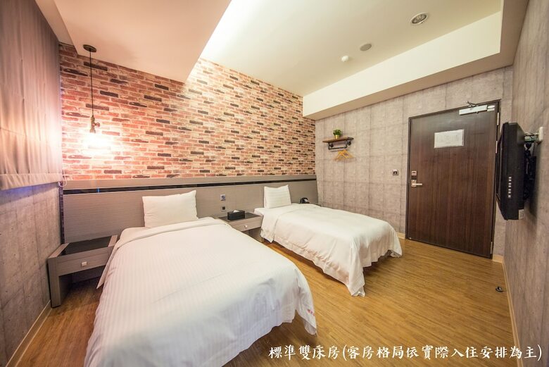 Unique Hotel - Military 75 Hotel