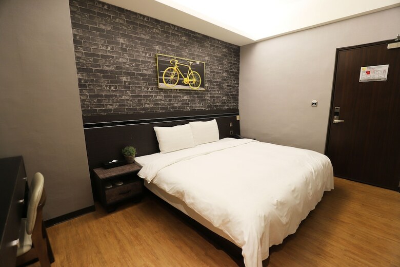 Unique Hotel - Military 75 Hotel