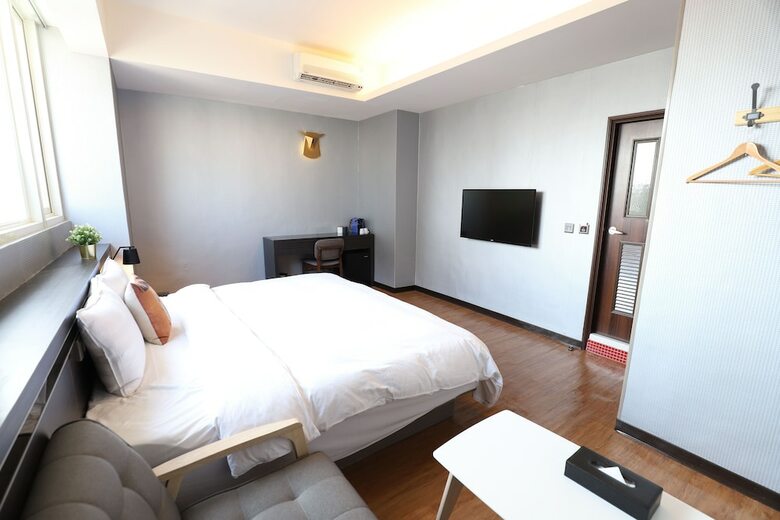 Unique Hotel - Military 75 Hotel