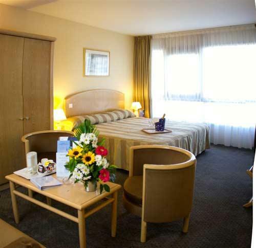 Hotel Le Parisis Paris Tour Eiffel