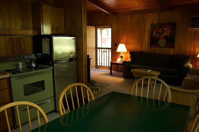 Cabana The Wayfarer Resort