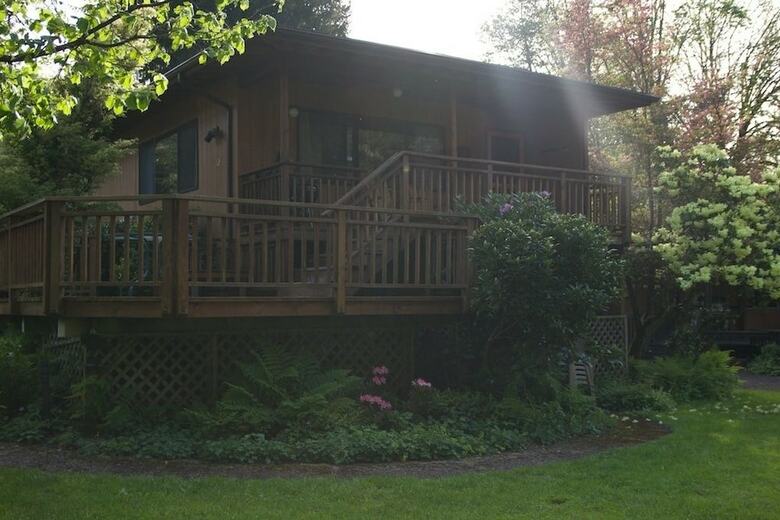Cabana The Wayfarer Resort