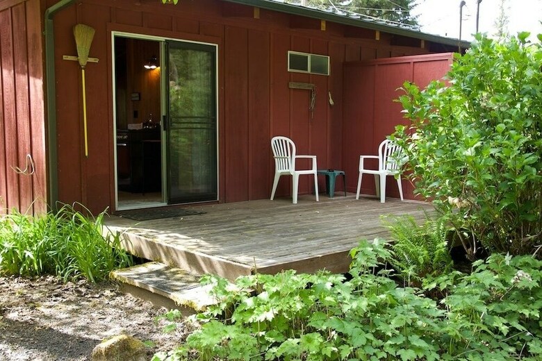 Cabana The Wayfarer Resort