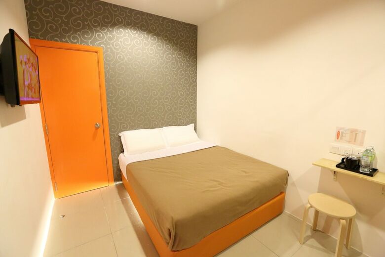 1 Hotel Mahkota Cheras