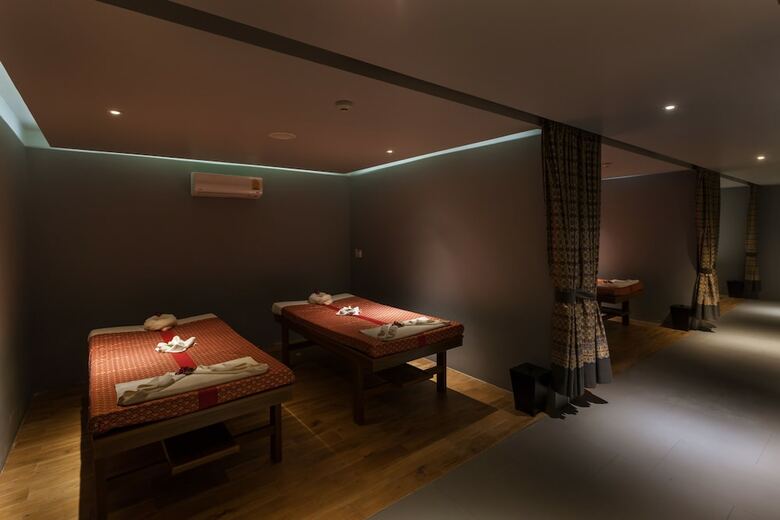 Hotel The Sea Galleri By Katathani