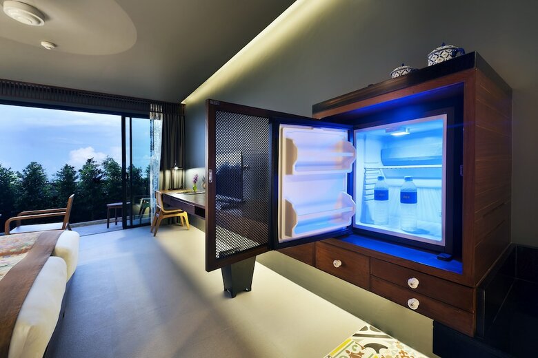 Hotel The Sea Galleri By Katathani