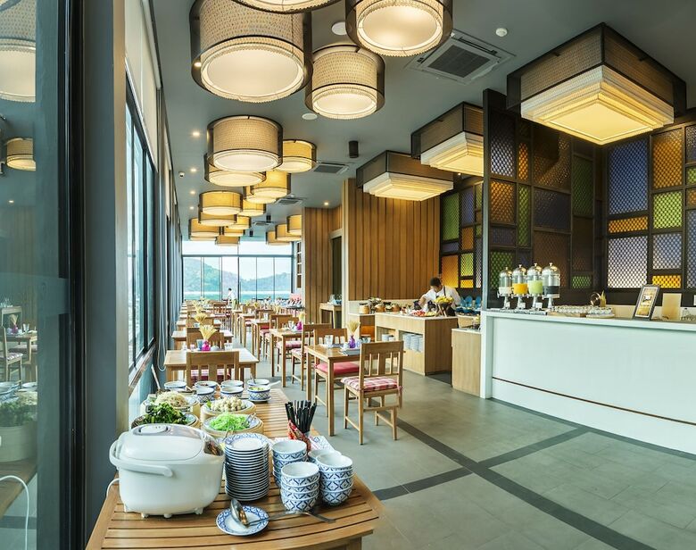 Hotel The Sea Galleri By Katathani
