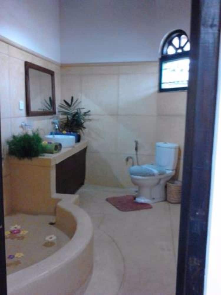 Hotel Oyo 297 Manidi Villa