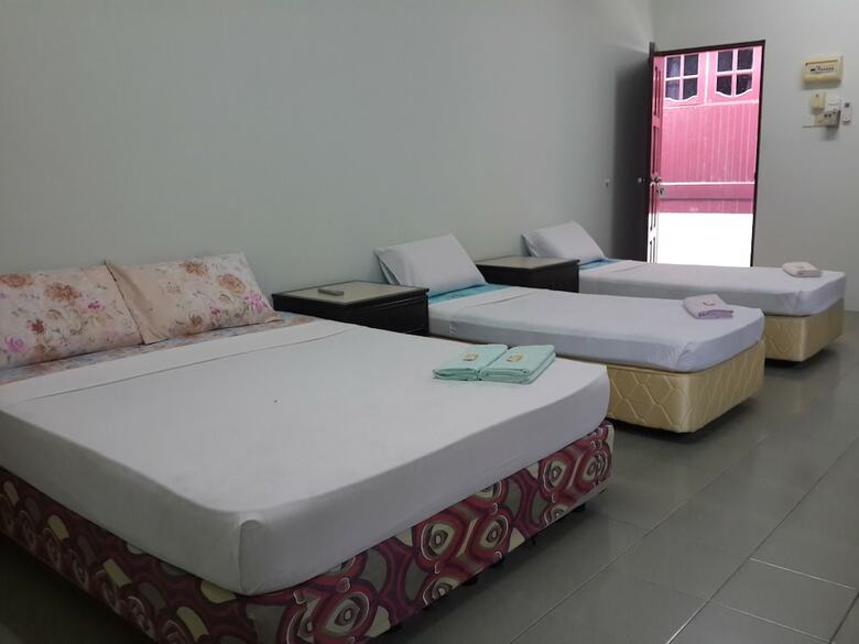 Hotel Budget Beach Resort