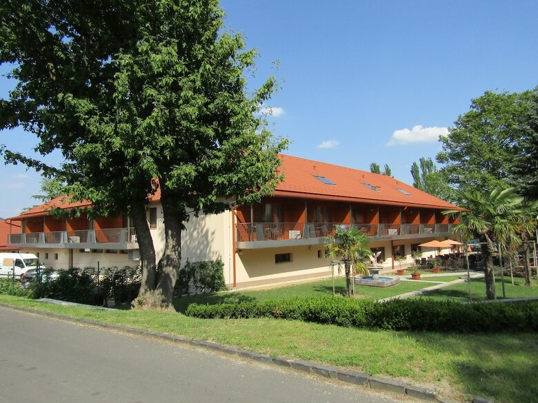 Hotel Hal�szkert
