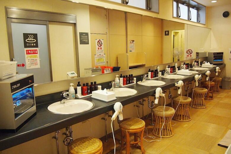 Rex Inn Kawasaki - Caters To Men