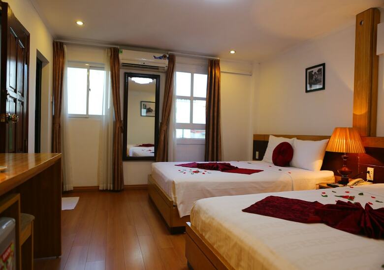 Madam Moon Hotel