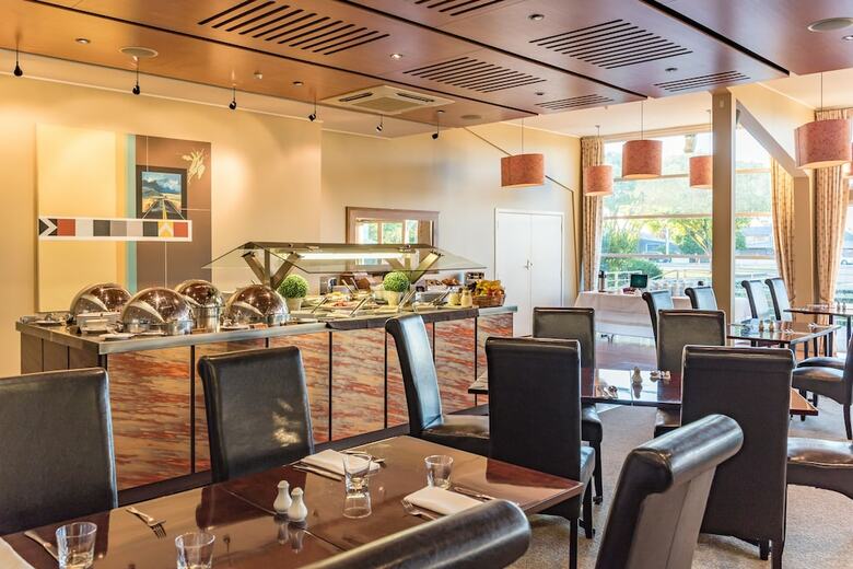 Hotel Copthorne Resort Solway Park