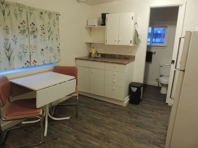 100 Mile Motel & Rv Park