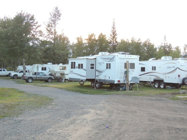 100 Mile Motel & Rv Park