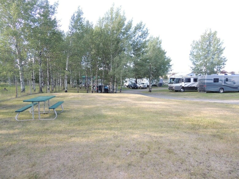 100 Mile Motel & Rv Park
