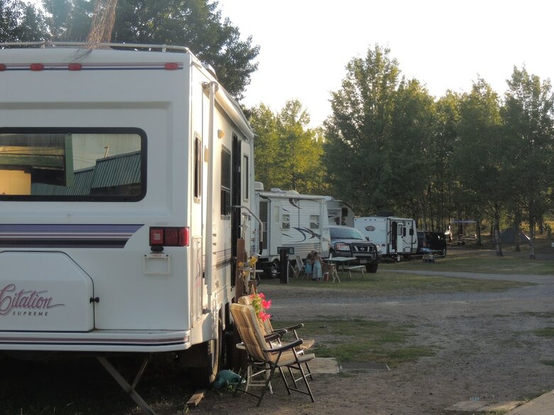 100 Mile Motel & Rv Park