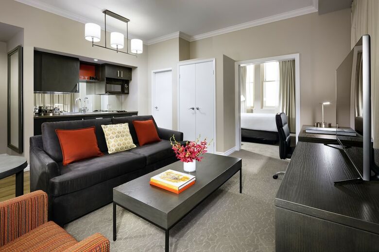 One King West Hotel & Residence