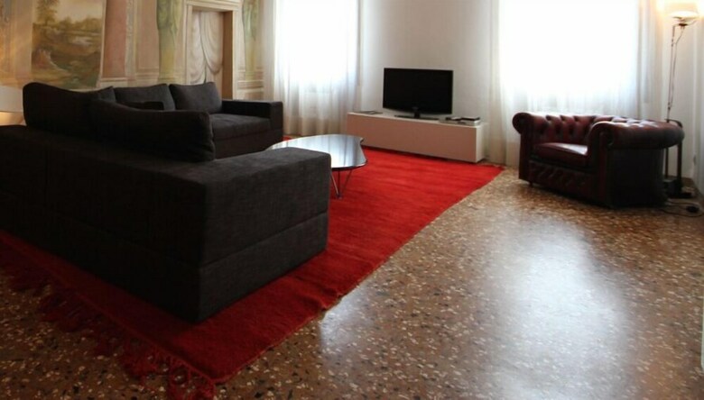 Veniceiloveyou Apartments