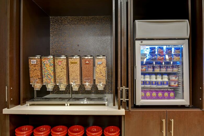 Hotel Towneplace Suites By Marriott Alexandria