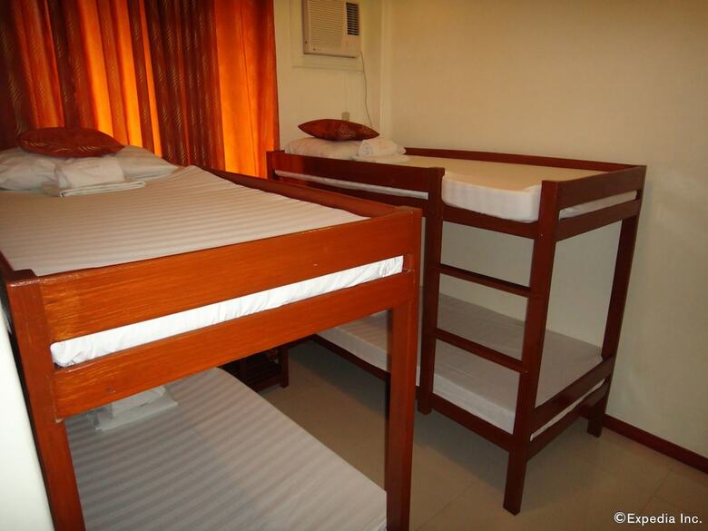 Hotel Aquari Travelers Suites