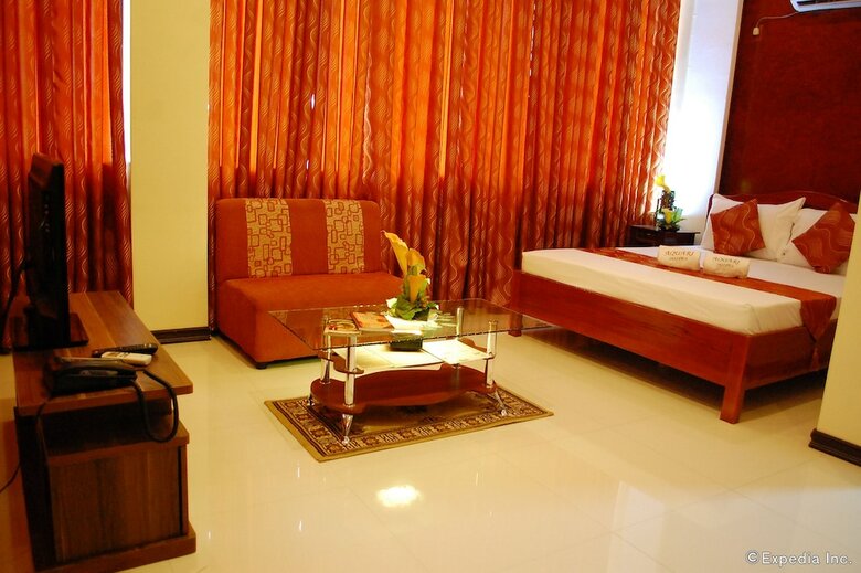 Hotel Aquari Travelers Suites
