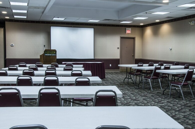 Hotel Lamplighter Inn & Suites - North