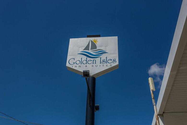 Hotel Golden Isles Inn & Suites