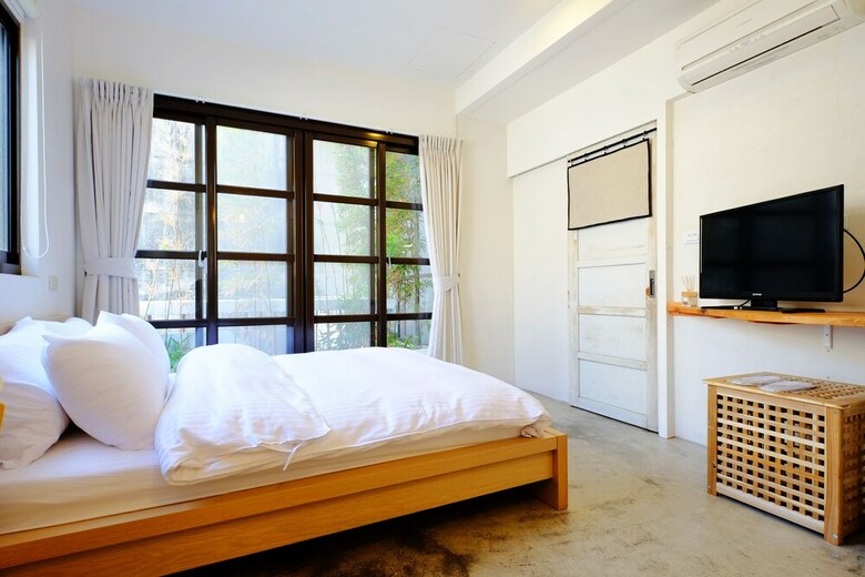 Bed & Breakfast Two Meters Lane Two Hall