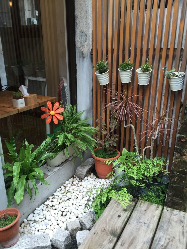 Bed & Breakfast Two Meters Lane Two Hall